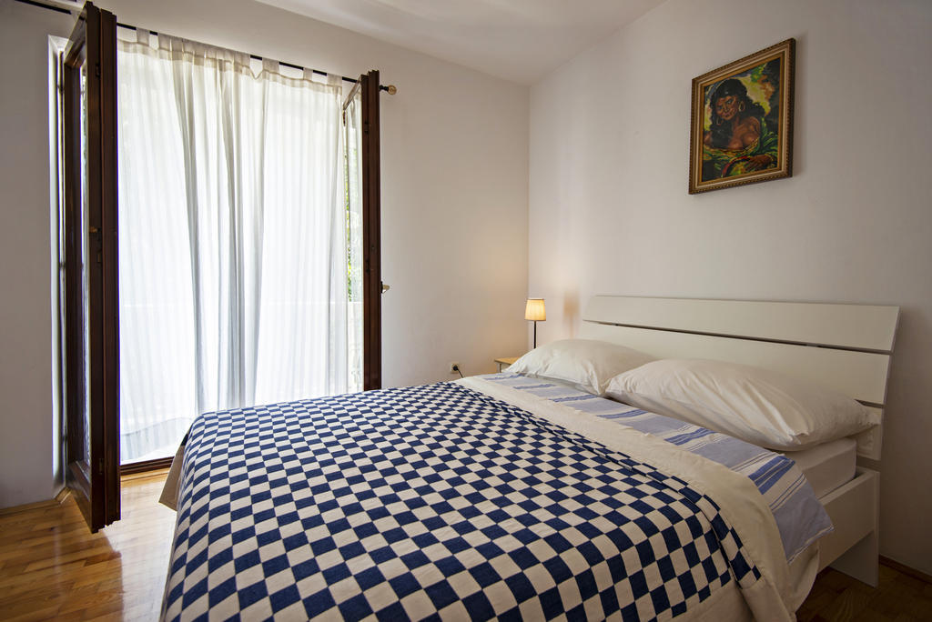 Apartments Petrcane Welcome Rum bild