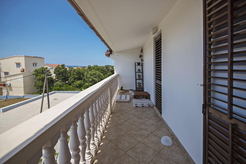 Apartments Petrcane Welcome Rum bild