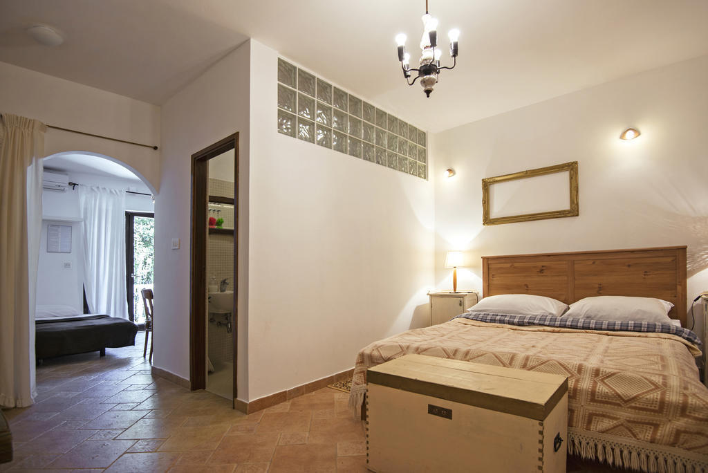 Apartments Petrcane Welcome Rum bild