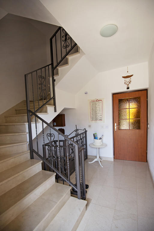 Apartments Petrcane Welcome Rum bild